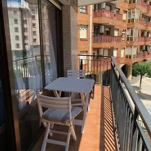 Apto Con Garaje 5 Personas Cerca Ayuntamiento Apartamento